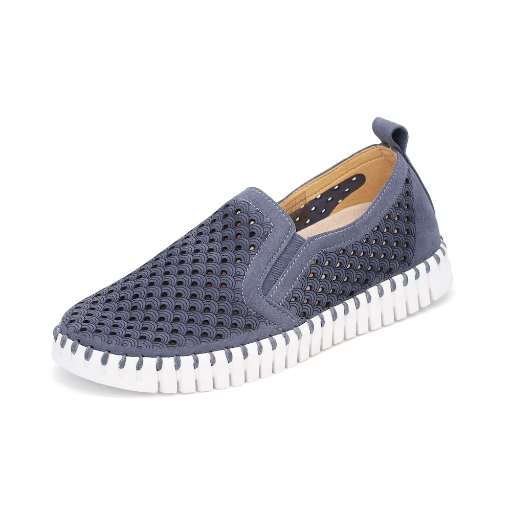 Sneaker Tulip by Ilse Jacobsen - Image 6